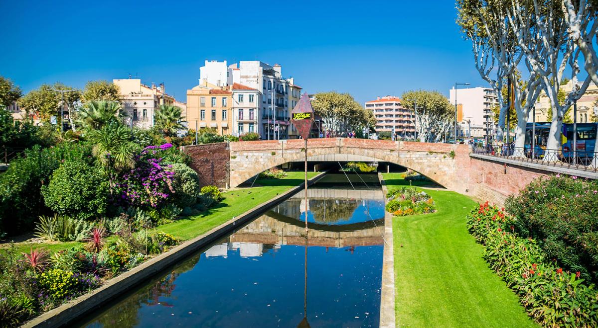 UN GUIDE POUR ACCOMPAGNER LES ELUS DANS LA TRANSITION ECOLOGIQUE DE LEUR TERRITOIRE